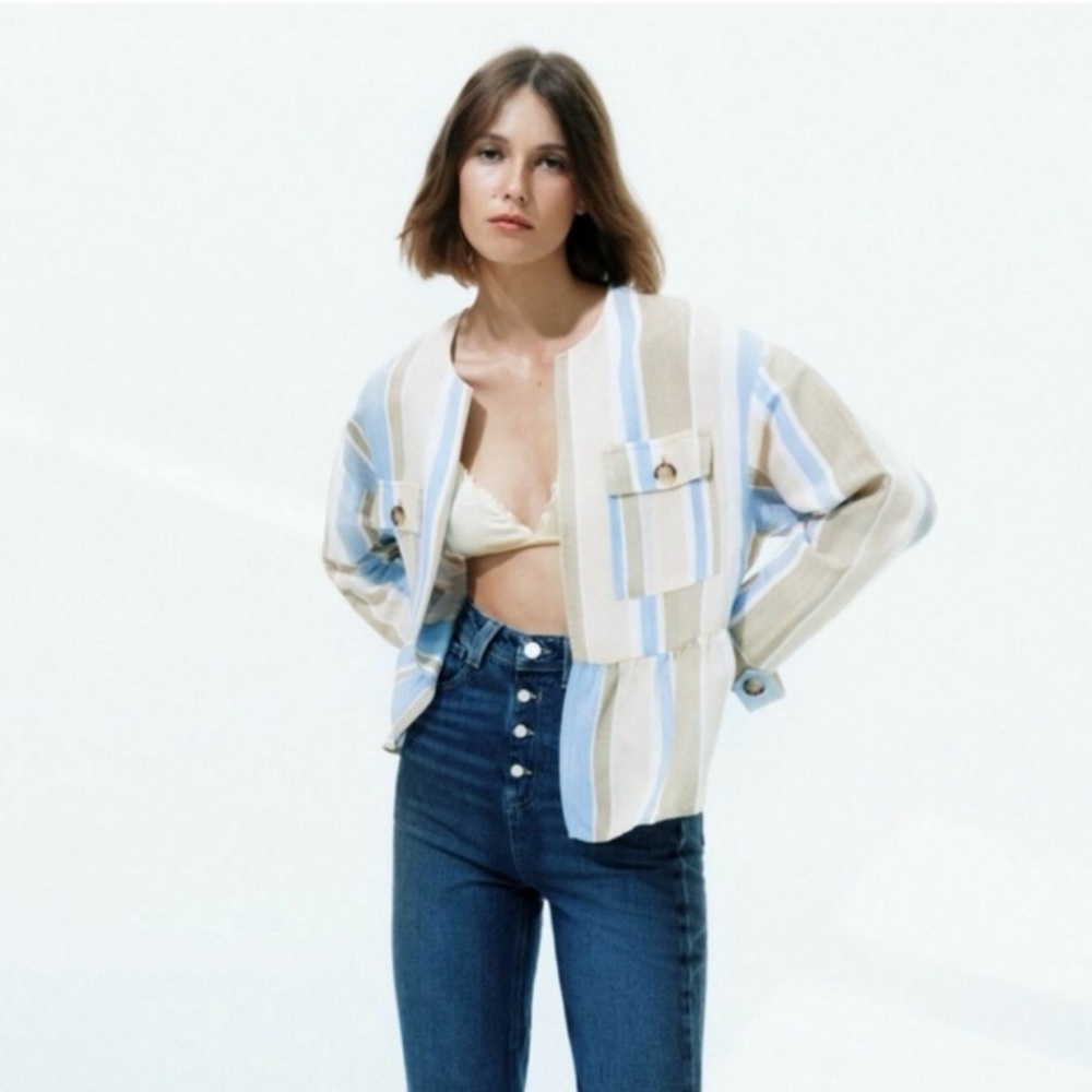 Zara -  Adorable White Tan and Blue Striped Jacket with open front- Size Medium - Picture 2 of 11